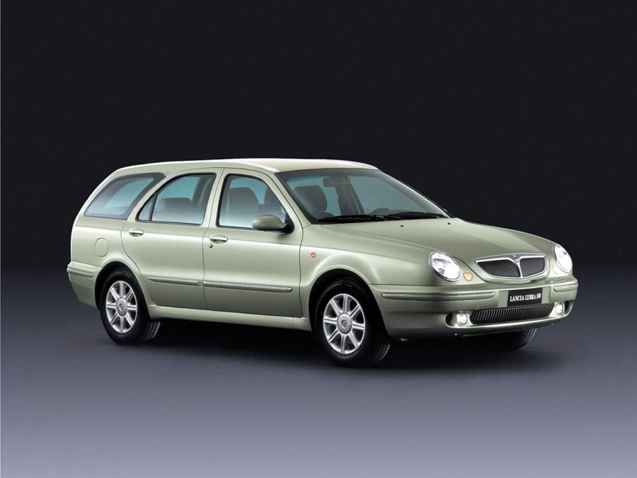  Lancia Lybra SW 1999 года  (фото 44 из 57)